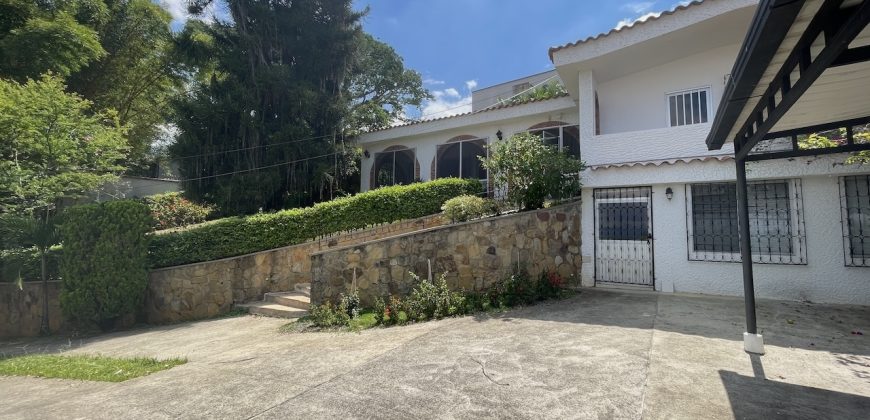 Vendo casa Lagos del Cacique