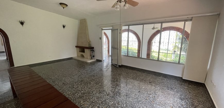 Vendo casa Lagos del Cacique